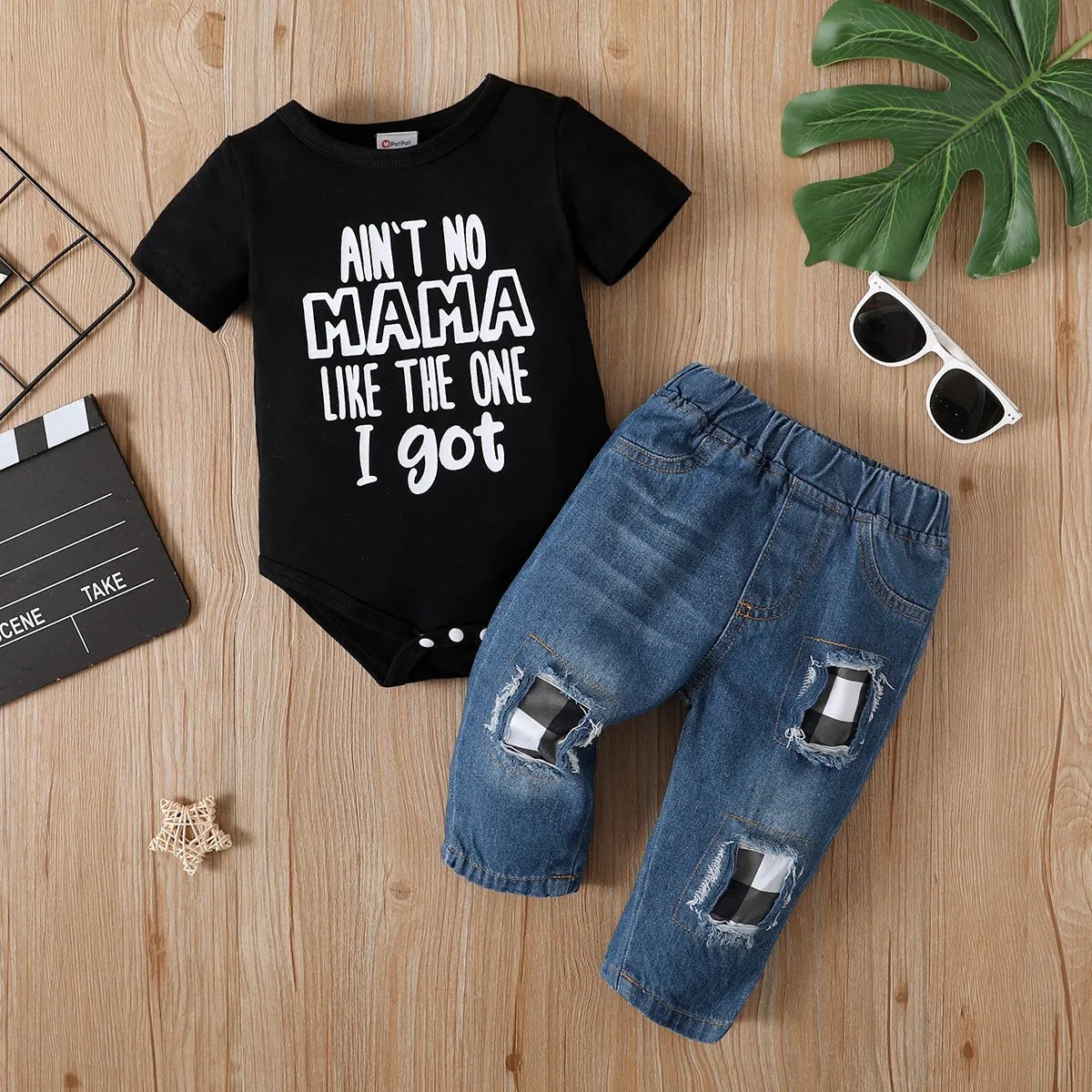 2pcs Baby Boy/Girl 95% Cotton Short-sleeve Letter Print Romper and Ripped Jeans Set