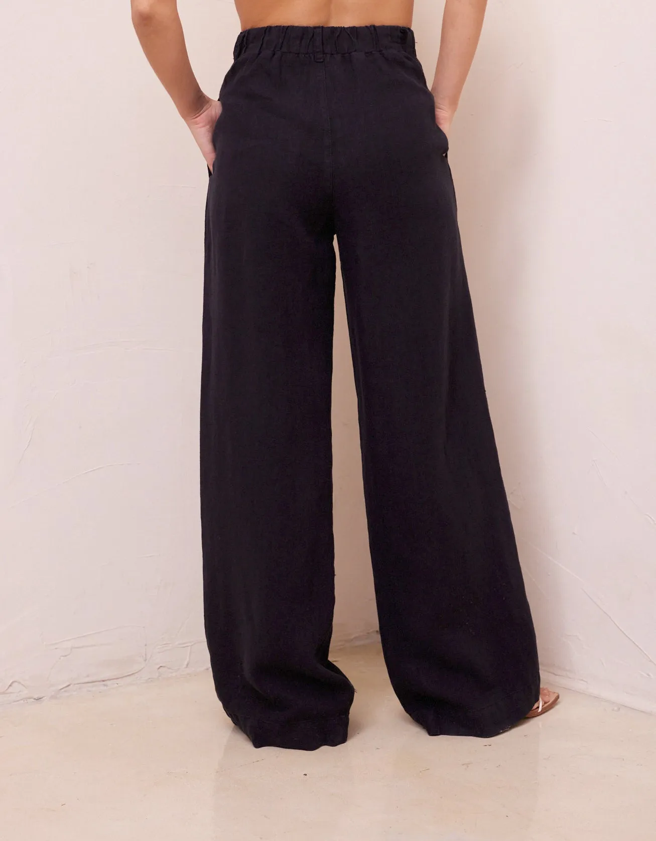 Pleated Wide Leg Linen Trouser